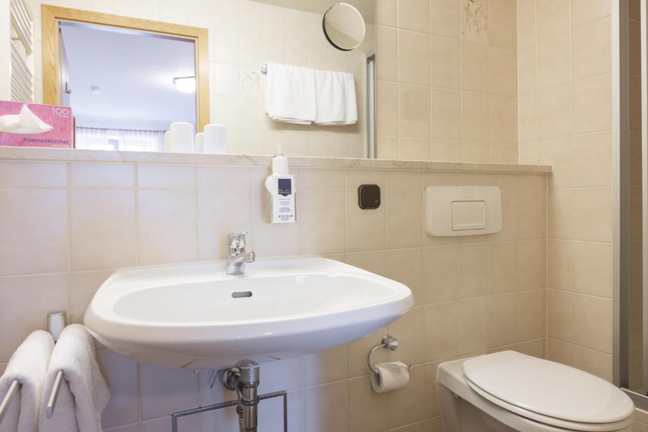 Akzent Hotel Meerfraeulein Wemding Bagian luar foto
