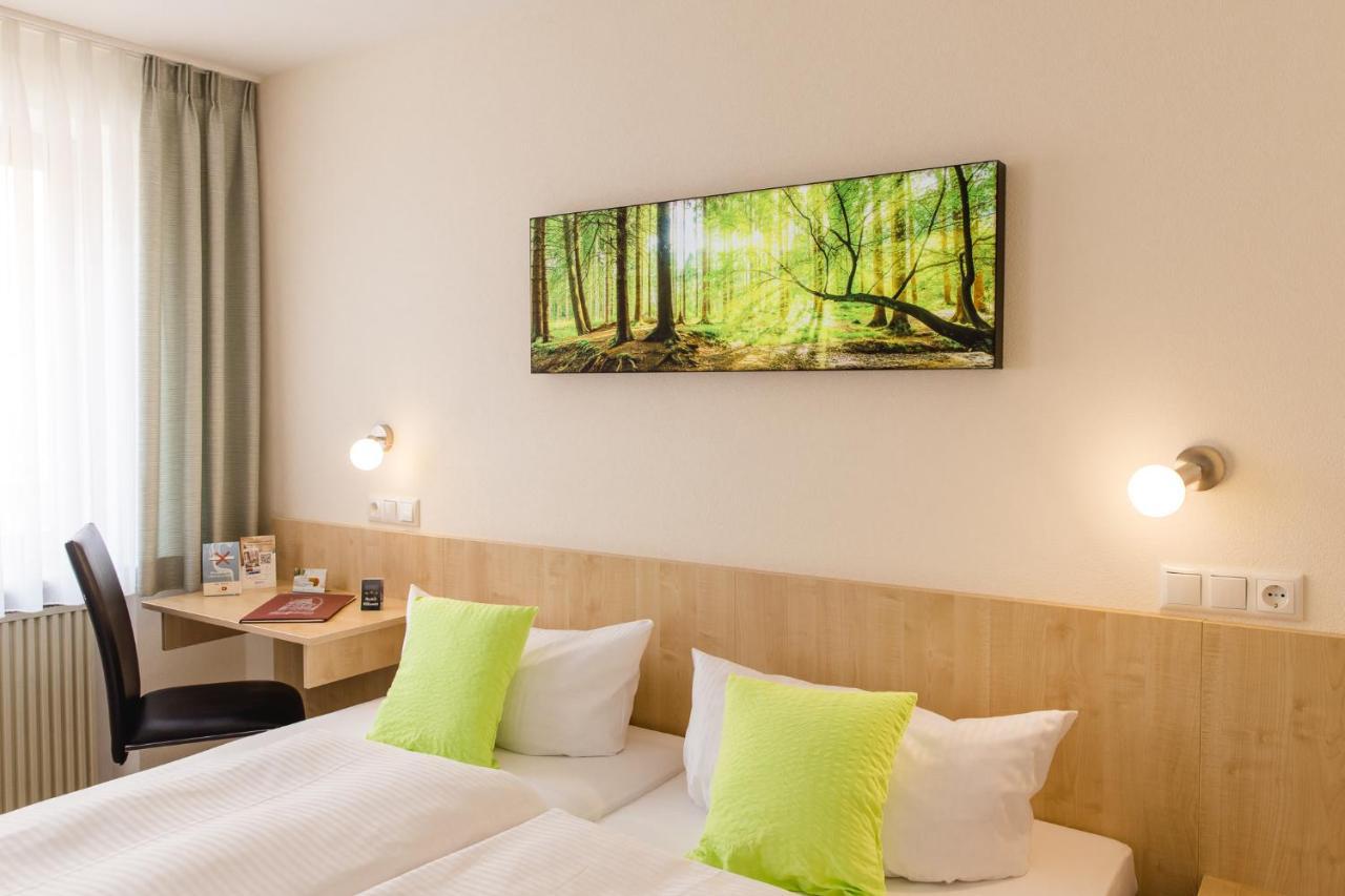 Akzent Hotel Meerfraeulein Wemding Bagian luar foto