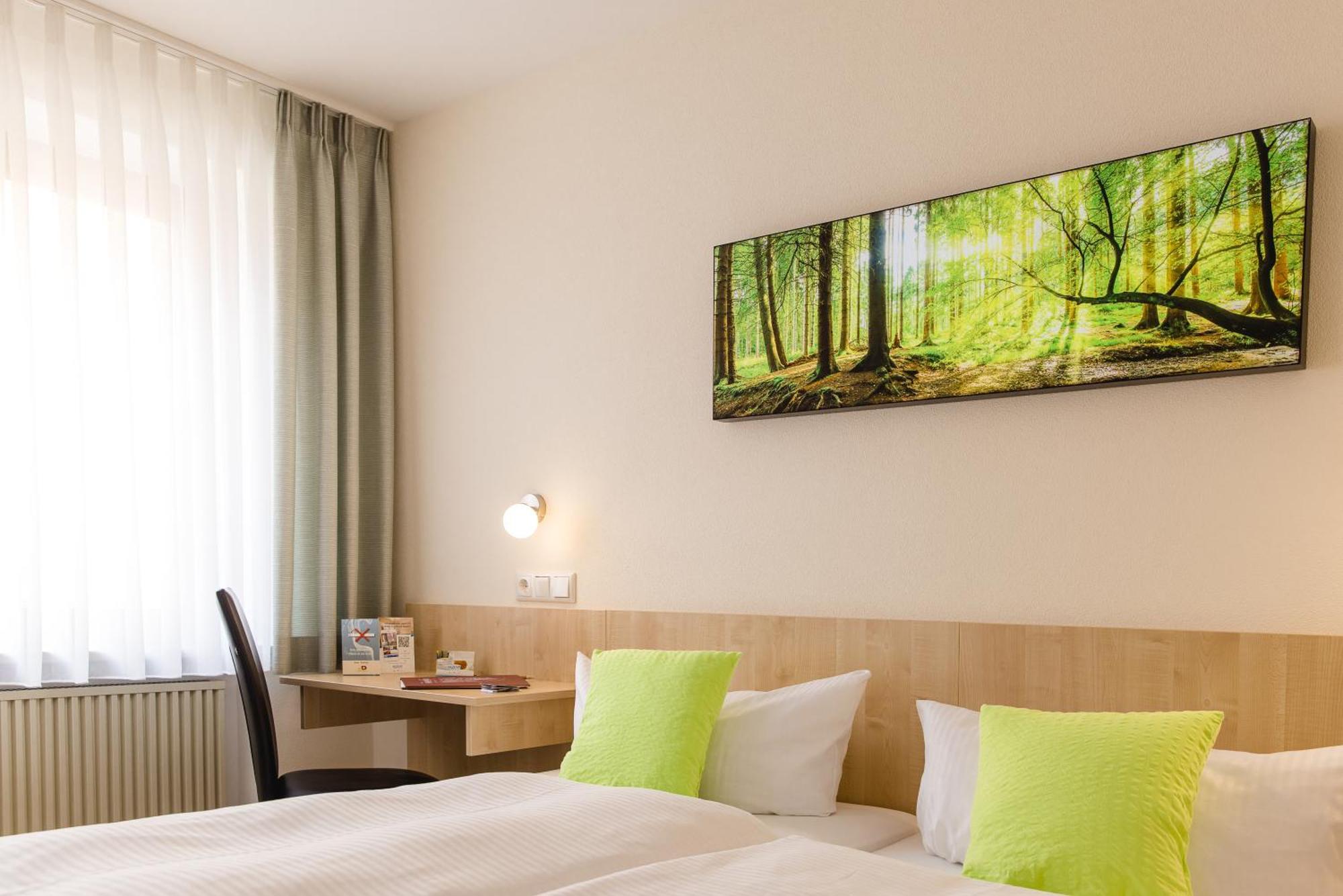 Akzent Hotel Meerfraeulein Wemding Bagian luar foto